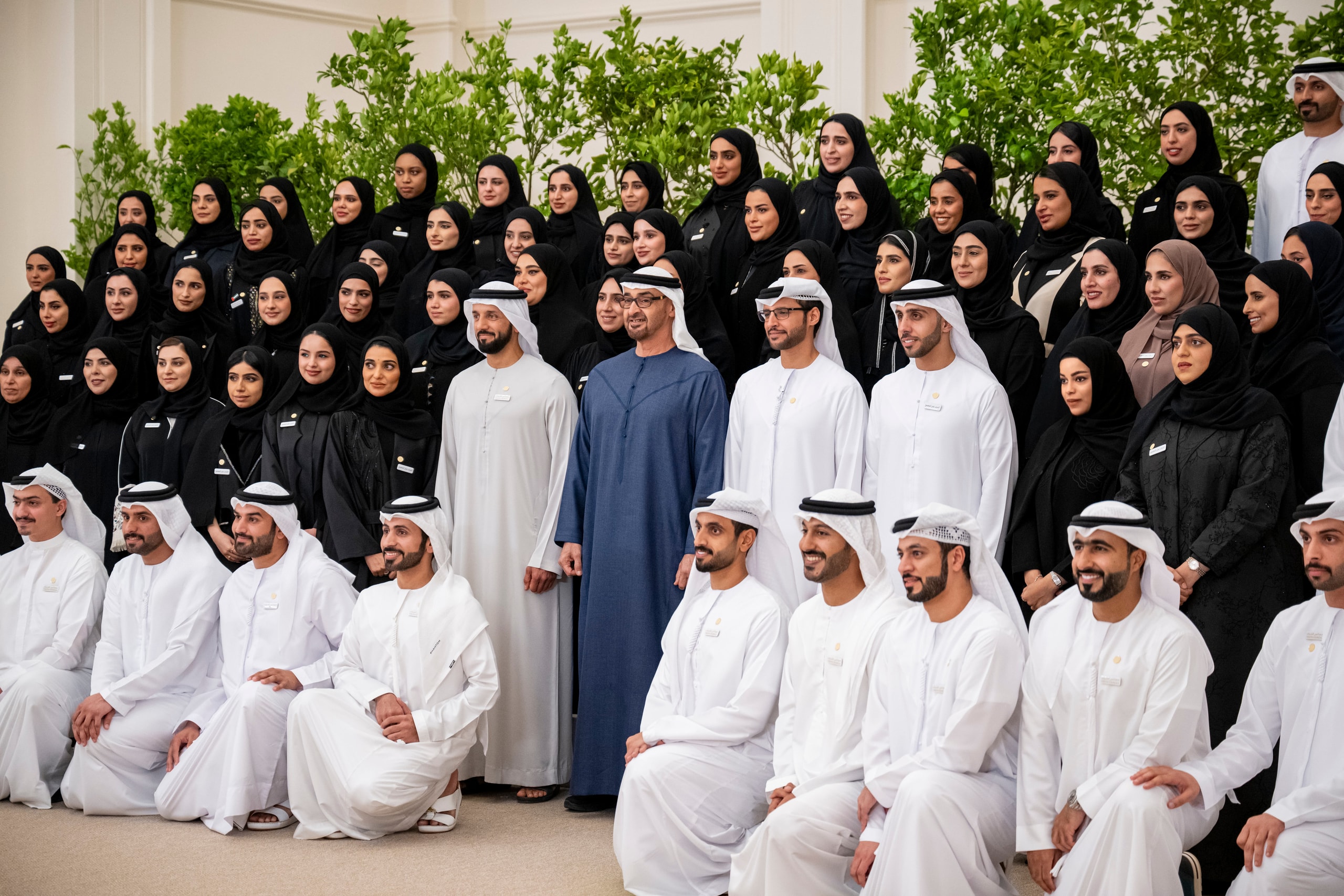 شباب إماراتيون يشاركون في مسار القادة الشباب